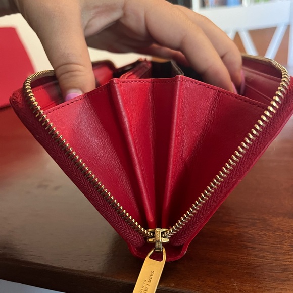 Yves Saint Laurent Y zippy Leather Wallet - Picture 5 of 8